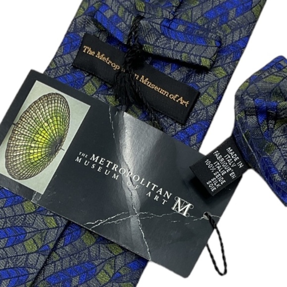 🆕METROPOLITAN MUSEUM OF ART Blue/Gray Leaf Silk LUXURY Tie ITALY - Picture 3 of 4